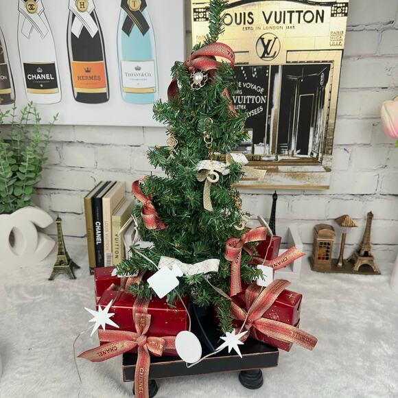 Chanel Novelty lights complementary from Chanel Beauty. New! RARE! - Picture 3 of 11